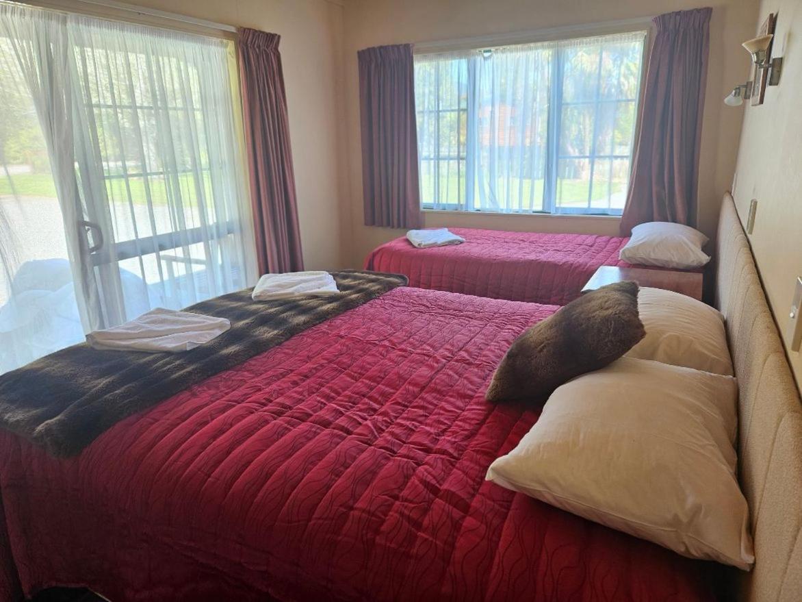 Kiwi Park Motels Мерчісон Екстер'єр фото