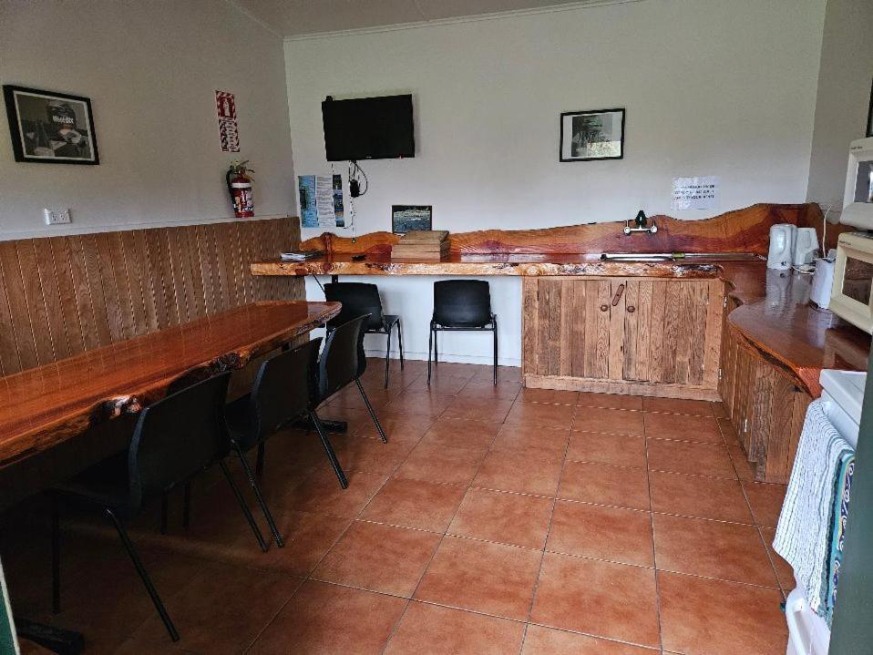 Kiwi Park Motels Мерчісон Номер фото