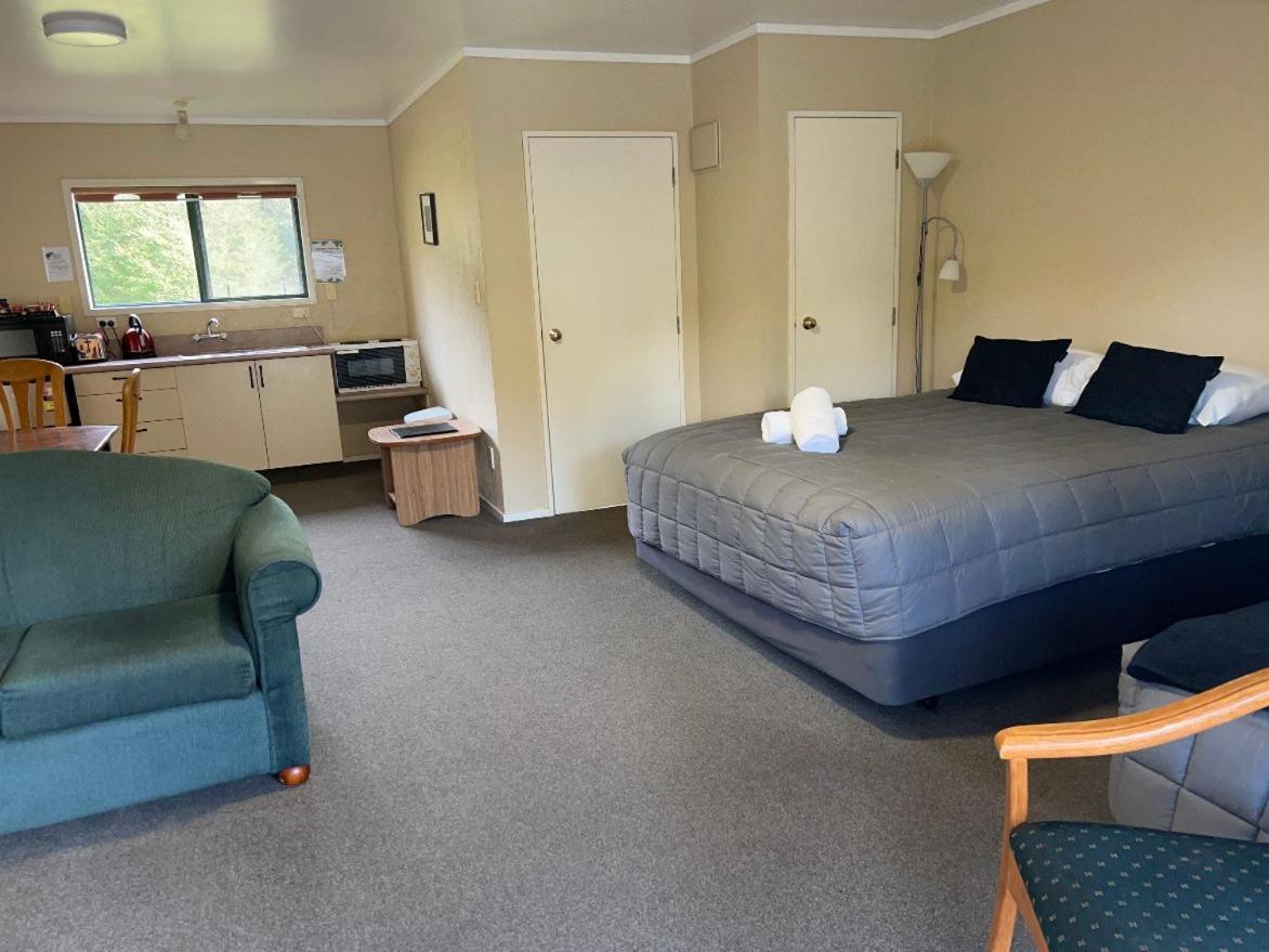 Kiwi Park Motels Мерчісон Екстер'єр фото