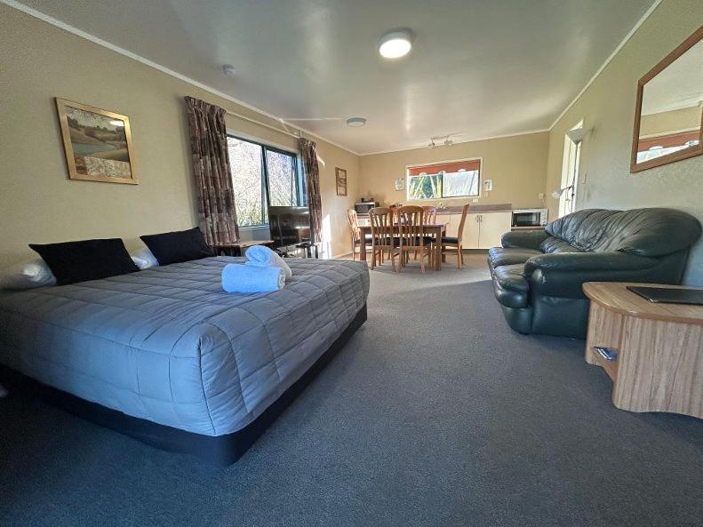 Kiwi Park Motels Мерчісон Екстер'єр фото